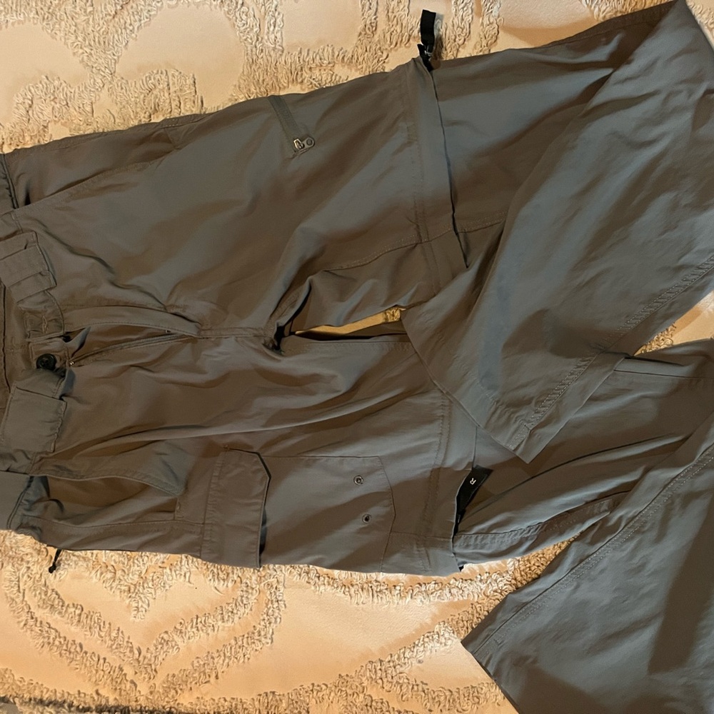Magellan Outdoors Men's Gray Cargo Pants